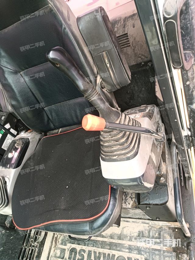 駕駛室整體（整機(jī)外觀）