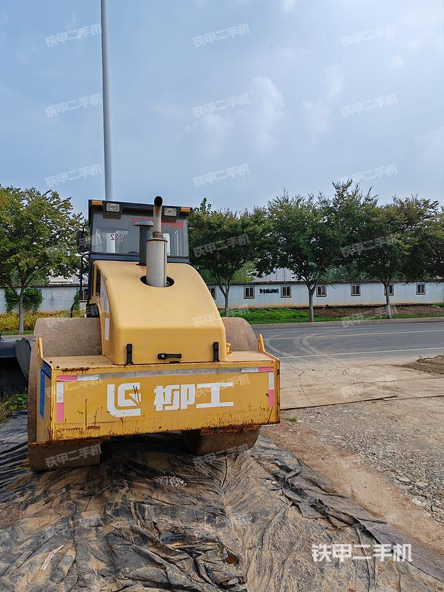 整機右后45°(設(shè)備外觀及核心部件) 整機右后45°(設(shè)備外觀及核心部件)