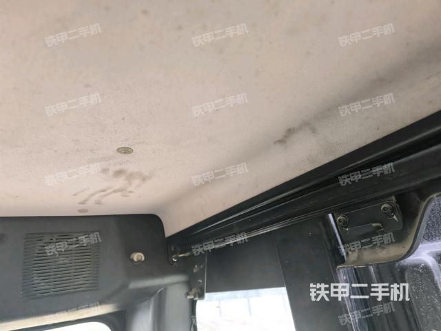 座椅右側(cè)控制臺/鑰匙門/油門/含右手柄(駕駛室部分) 座椅右側(cè)控制臺/鑰匙門/油門/含右手柄(駕駛室部分)