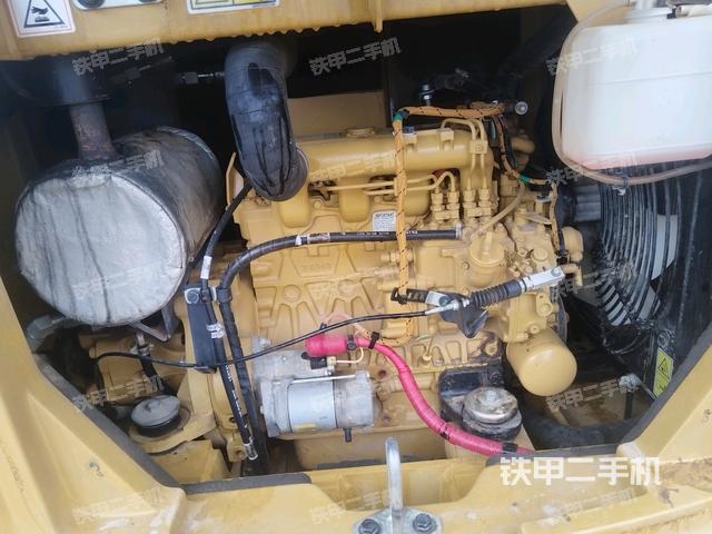 發(fā)動(dòng)機(jī)室(上車(chē)部件) 發(fā)動(dòng)機(jī)室(上車(chē)部件)