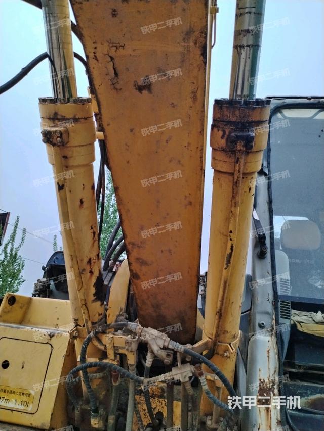 大臂油缸整體?豎拍（工作和回轉(zhuǎn)裝置）