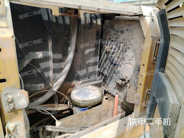 散熱器正面(大件艙室) 散熱器正面(大件艙室)