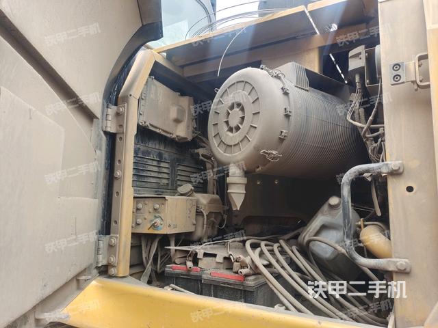 液壓泵斜45?左(大件艙室) 液壓泵斜45?左(大件艙室)