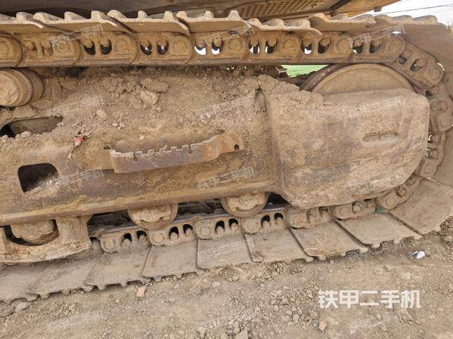 左驅(qū)動輪（行走機(jī)構(gòu)）