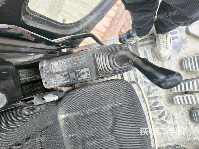 座椅后部(駕駛室部分) 座椅后部(駕駛室部分)