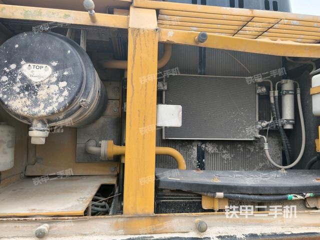 液壓泵斜45?右(大件艙室) 液壓泵斜45?右(大件艙室)