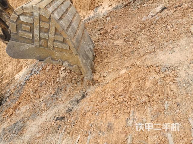 小臂整體左后(工作和回轉(zhuǎn)裝置) 小臂整體左后(工作和回轉(zhuǎn)裝置)