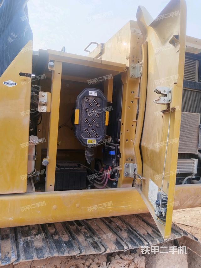 散熱器正面（大件艙室）