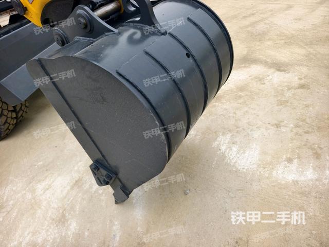鏟斗45度(工作和回轉(zhuǎn)裝置) 鏟斗45度(工作和回轉(zhuǎn)裝置)