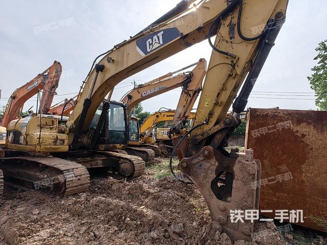 驾驶室顶部（整机外观）