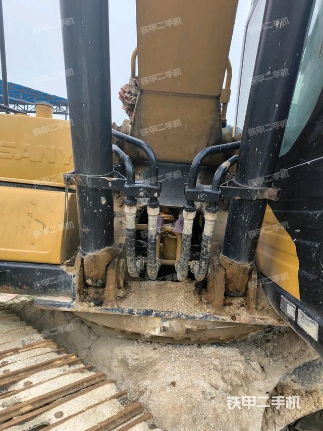 鏟斗45度(工作和回轉(zhuǎn)裝置) 鏟斗45度(工作和回轉(zhuǎn)裝置)