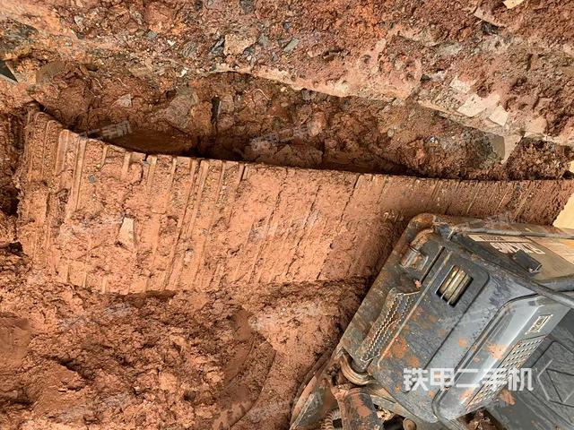 單側(cè)履帶整體（整機(jī)外觀）