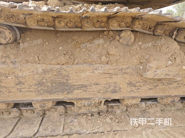 右側(cè)履帶整體(行走機(jī)構(gòu)) 右側(cè)履帶整體(行走機(jī)構(gòu))
