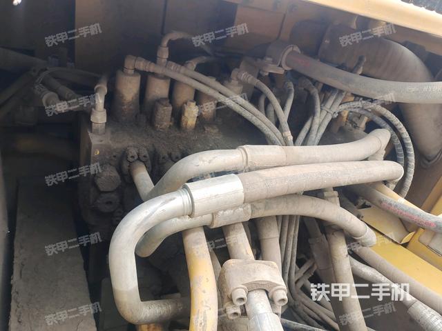 駕駛室頂部俯視(上車(chē)部件) 駕駛室頂部俯視(上車(chē)部件)