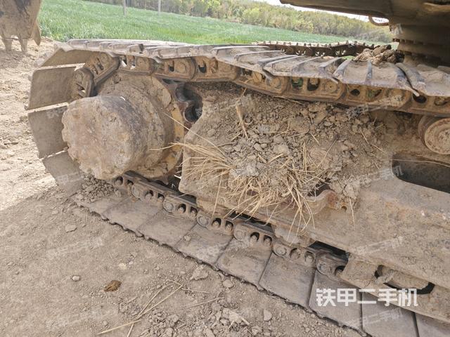 右驅(qū)動輪（行走機(jī)構(gòu)）