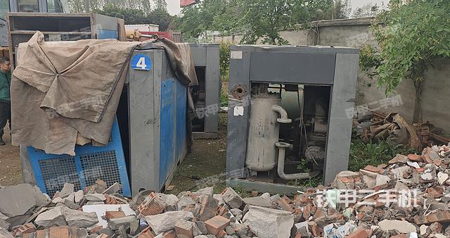 整機右后45°（設備外觀及核心部件）