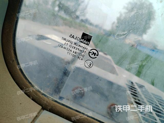 后窗玻璃角標（駕駛室部分）