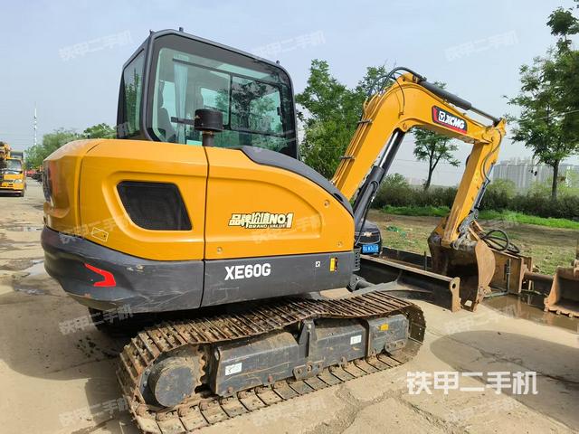 整機(jī)右后45°(整機(jī)外觀) 整機(jī)右后45°(整機(jī)外觀)