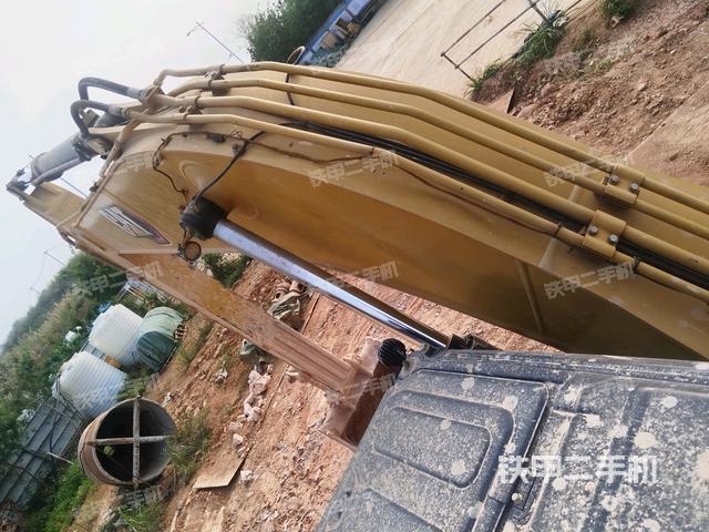 大臂背部俯視（工作和回轉(zhuǎn)裝置）