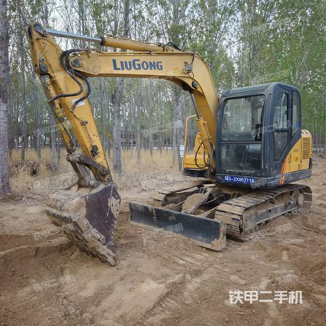 駕駛室整體（整機外觀）