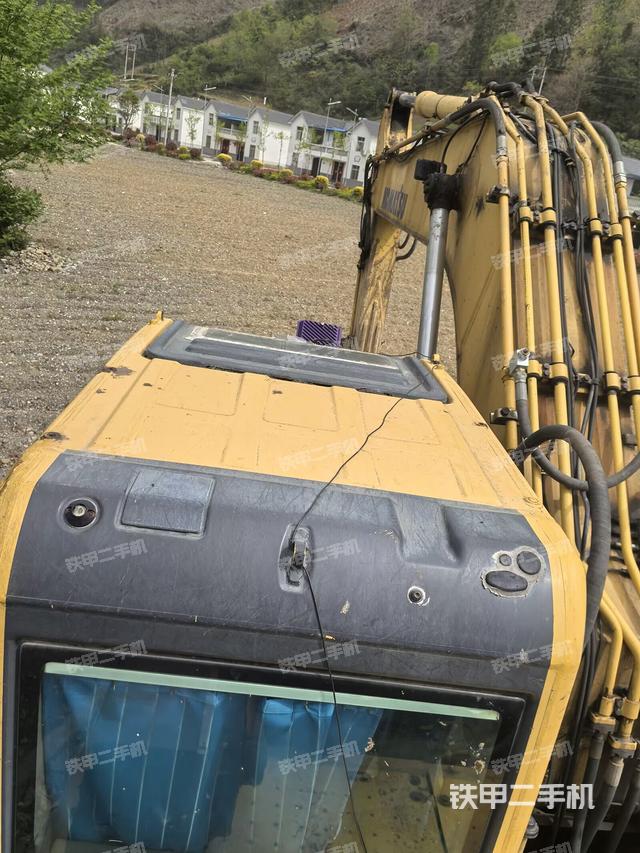 驾驶室顶部（整机外观）