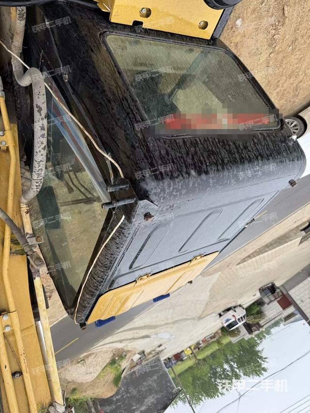 驾驶室顶部（整机外观）