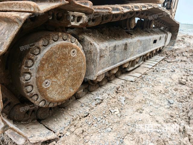 單側(cè)履帶整體（整機(jī)外觀(guān)）