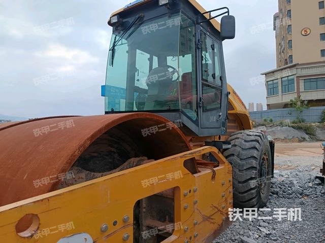 整機(jī)左側(cè)(設(shè)備外觀及核心部件) 整機(jī)左側(cè)(設(shè)備外觀及核心部件)