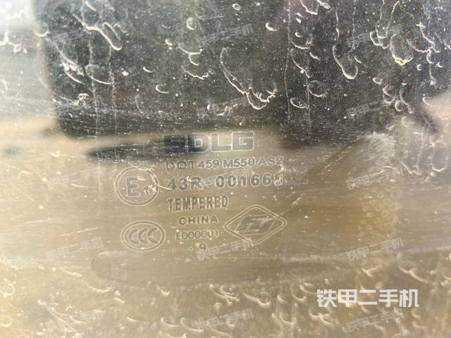 后窗玻璃角標（駕駛室部分）