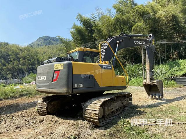 整機(jī)右后45°(整機(jī)外觀) 整機(jī)右后45°(整機(jī)外觀)