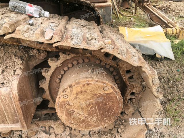 右驅(qū)動(dòng)輪（行走機(jī)構(gòu)）