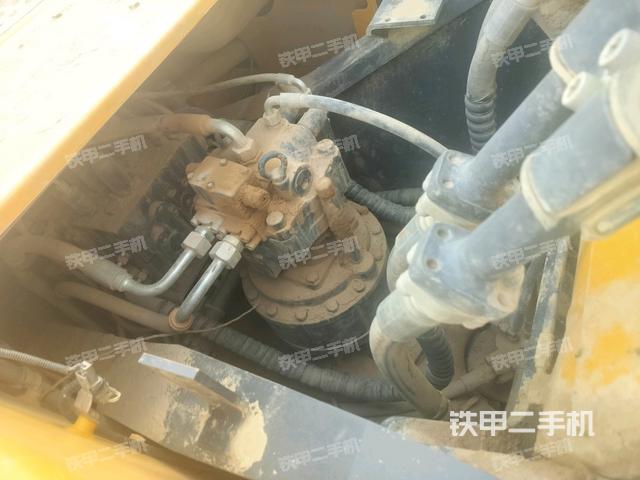 回轉(zhuǎn)馬達(dá)和主控閥（整機(jī)外觀）