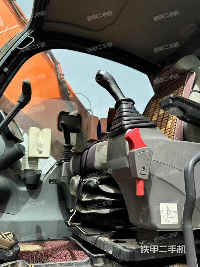 驾驶室整体（整机外观）