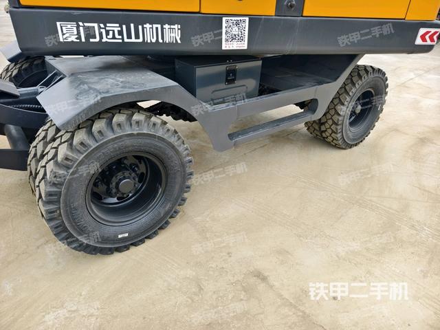 左側(cè)履帶整體?(行走機(jī)構(gòu)) 左側(cè)履帶整體?(行走機(jī)構(gòu))