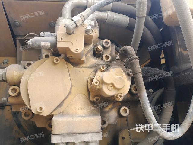 液壓泵斜45?右(大件艙室) 液壓泵斜45?右(大件艙室)