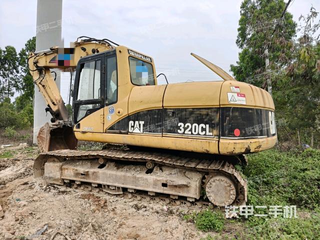 卡特彼勒320CL挖掘机的设备实拍-第2张实拍照片