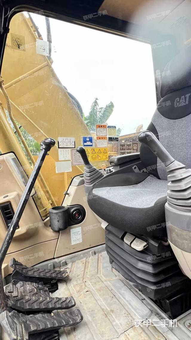 驾驶室整体（整机外观）