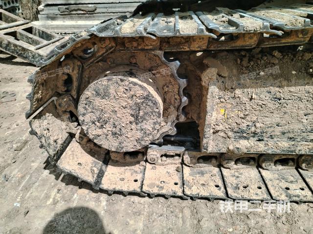 右驅動輪（行走機構）