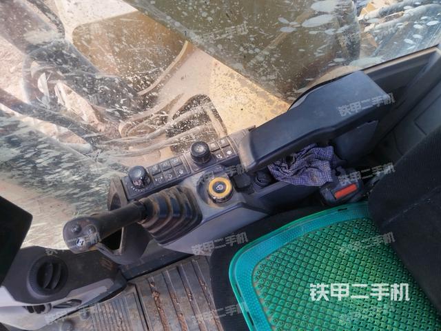 座椅左側(cè)控制臺(tái)/音響/含左手柄（駕駛室部分）