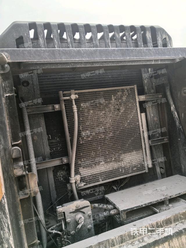 散熱器正面（大件艙室）