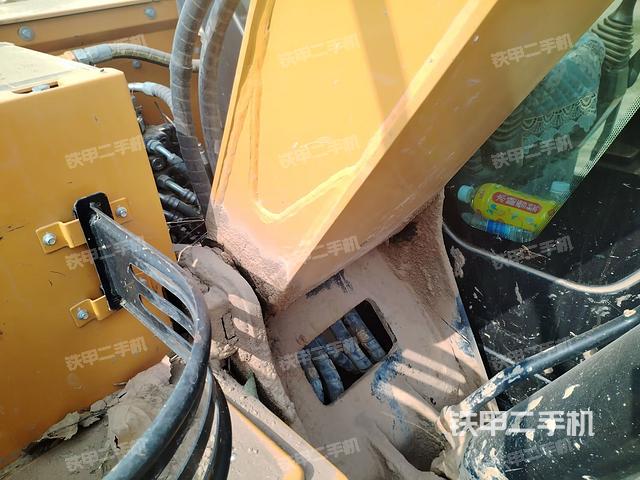 大臂根部?斜（工作和回轉(zhuǎn)裝置）