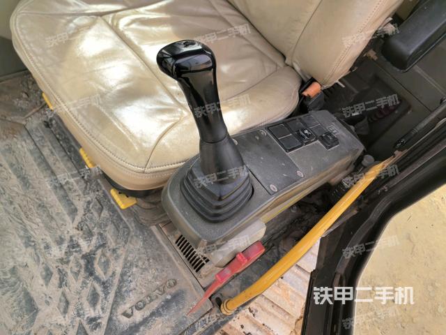 后窗玻璃角標(biāo)（駕駛室部分）