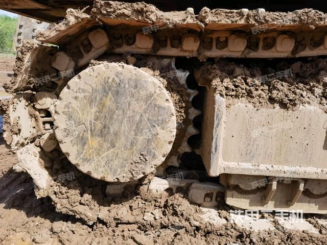 左驅(qū)動輪（行走機(jī)構(gòu)）