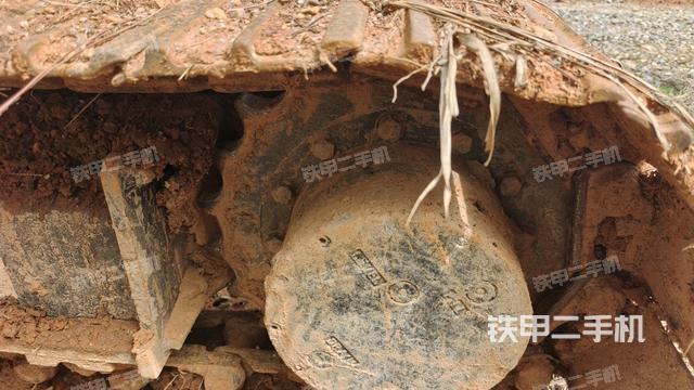 左驅(qū)動輪（行走機(jī)構(gòu)）