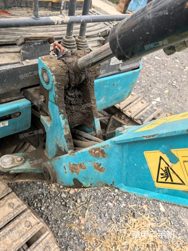 大臂根部?斜（工作和回轉(zhuǎn)裝置）