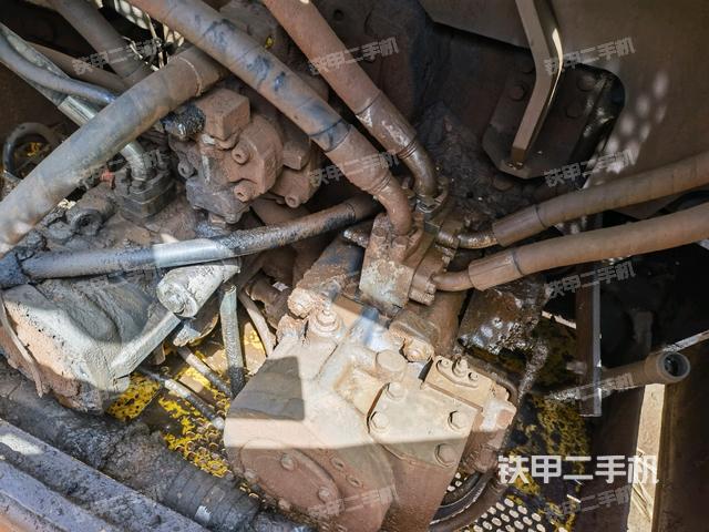 液壓泵斜45?左（大件艙室）