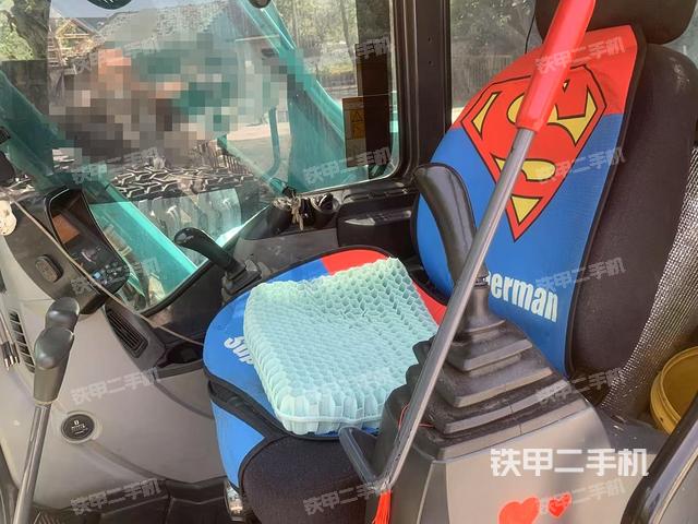 駕駛室整體(整機外觀) 駕駛室整體(整機外觀)