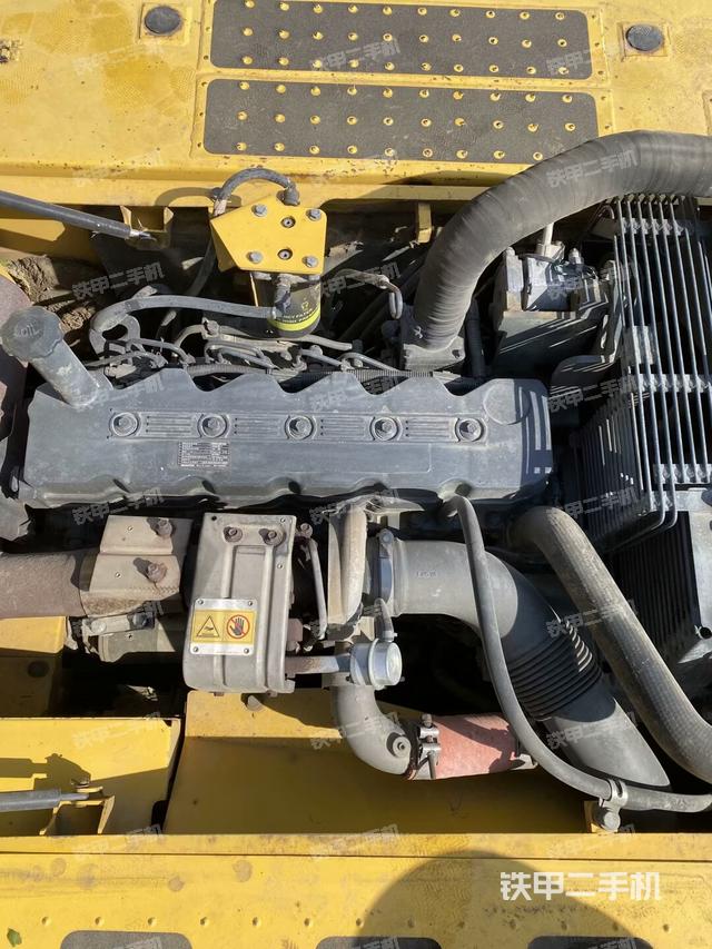 發(fā)動(dòng)機(jī)整體俯視(整機(jī)外觀) 發(fā)動(dòng)機(jī)整體俯視(整機(jī)外觀)