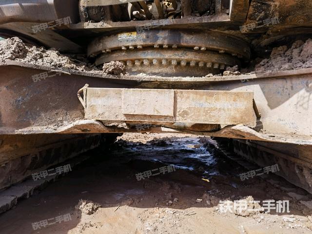 轉(zhuǎn)盤和下車架正前（工作和回轉(zhuǎn)裝置）