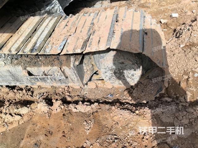 左側(cè)履帶整體?(行走機(jī)構(gòu)) 左側(cè)履帶整體?(行走機(jī)構(gòu))